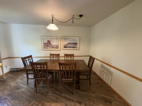 Large 3BR Condo on bus route - Argentine 1517-Kids Ski Free condo